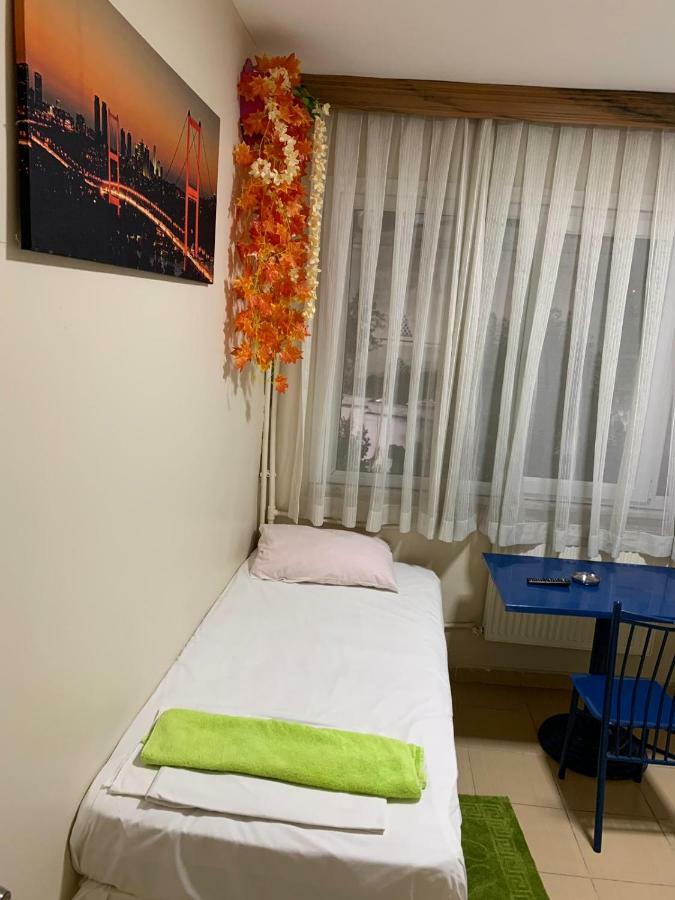 Auberge de jeunesse Hayat Pansiyon à Istambul Extérieur photo