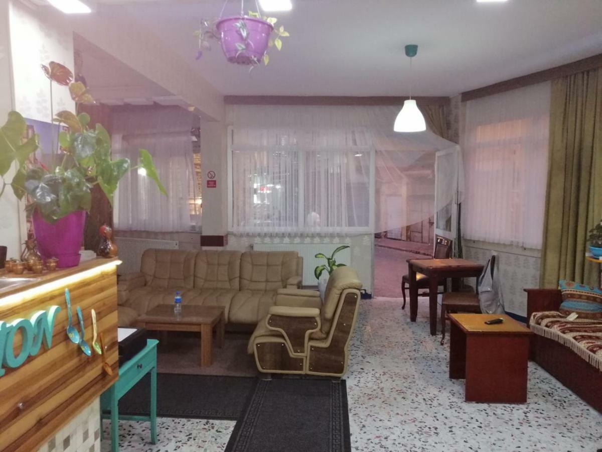 Auberge de jeunesse Hayat Pansiyon à Istambul Extérieur photo